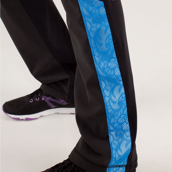 Lululemon Run: Bold In The Cold Pant Black / Beaming Blue Size 4 - Picture 6 of 16